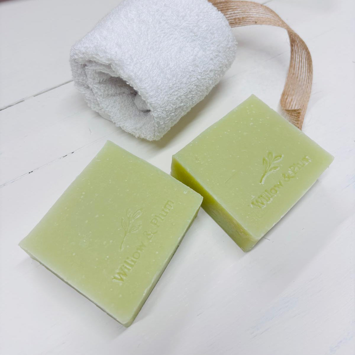 Cedar & Lime moisturising soap bar